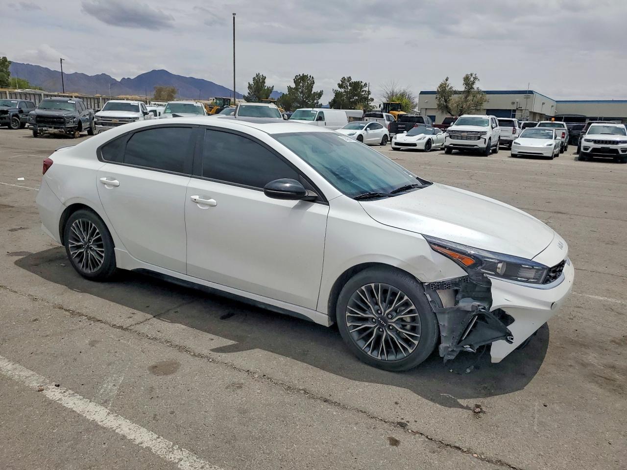 2023 Kia Forte Gt Line - Фото 4