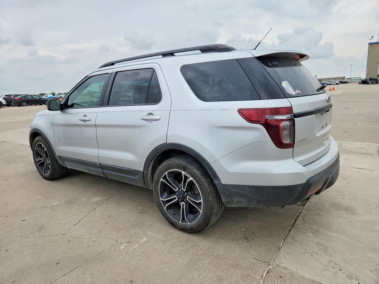 2015 Ford Explorer Sport - Фото 2