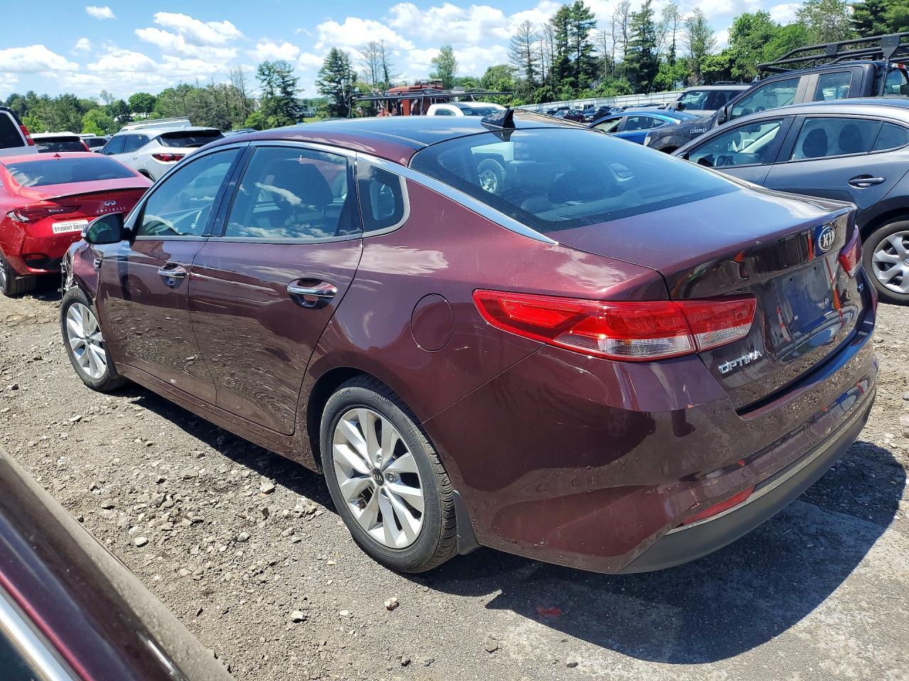 2017 Kia Optima Ex - Image 2