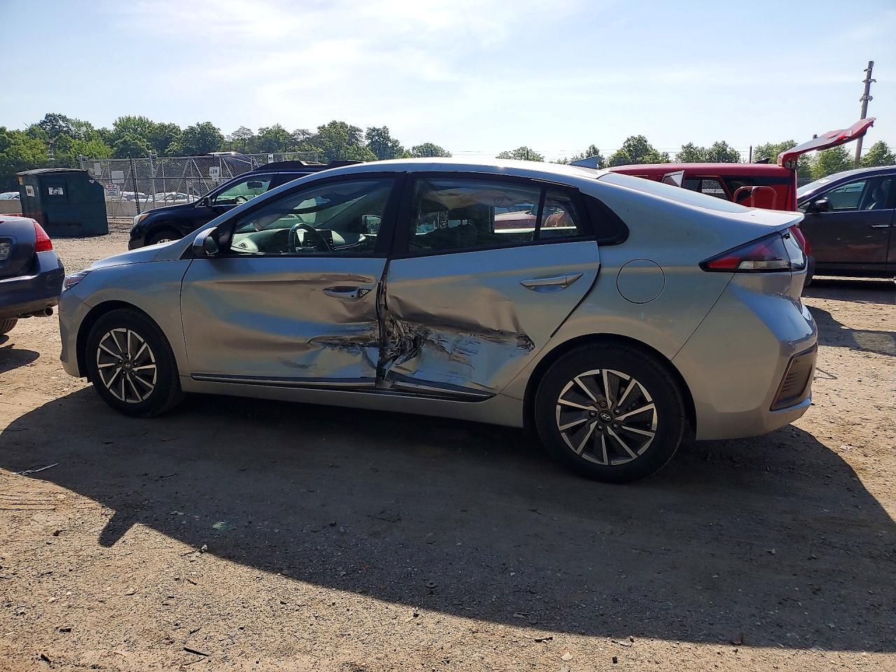 2021 Hyundai Ioniq Se - Image 2