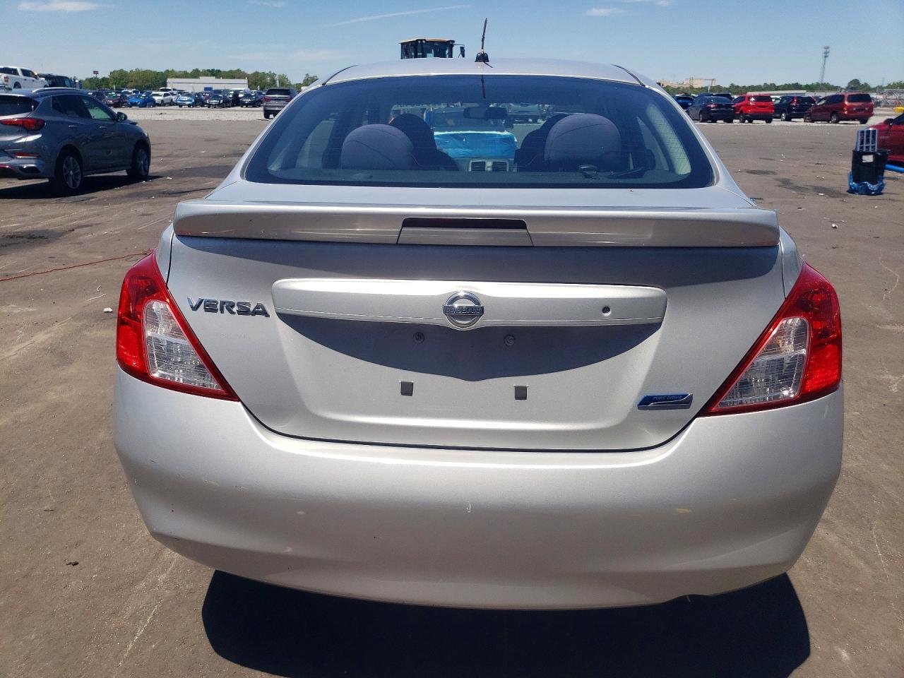 2014 Nissan Versa 1.6 S Plus - Image 6