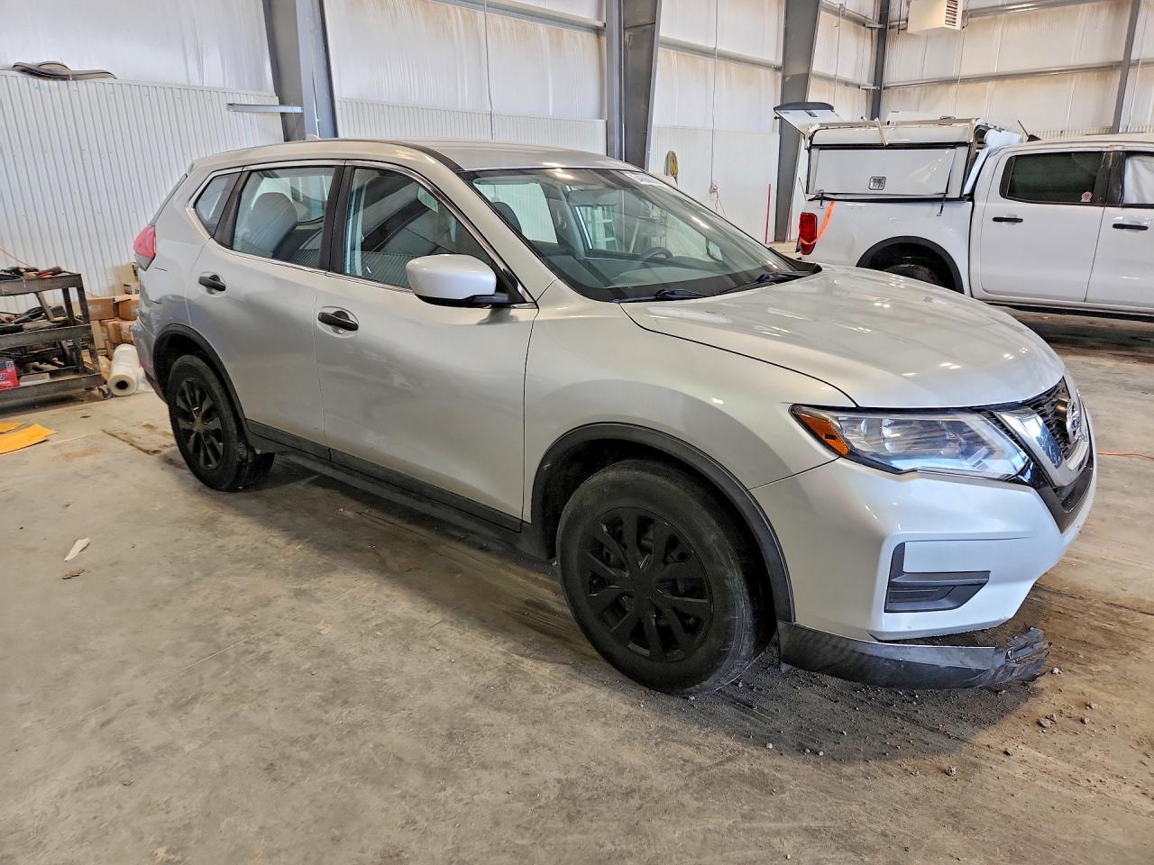 2017 Nissan Rogue S - Фото 4
