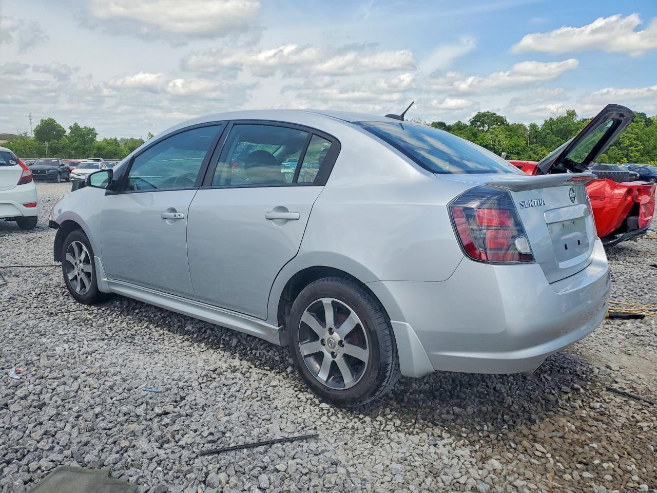 2012 Nissan Sentra 2.0 - Фото 2