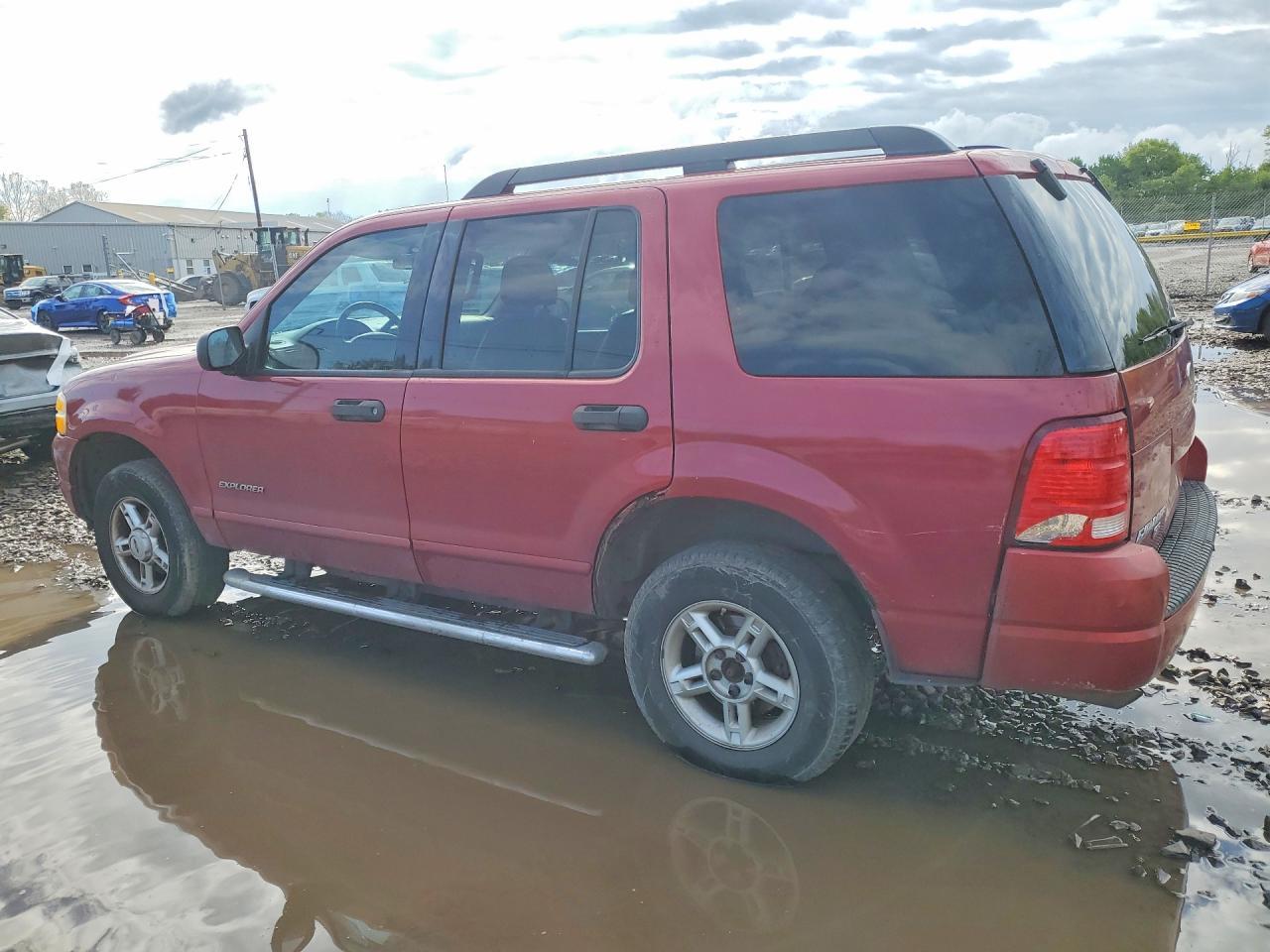 2005 Ford Explorer Xlt - Image 2