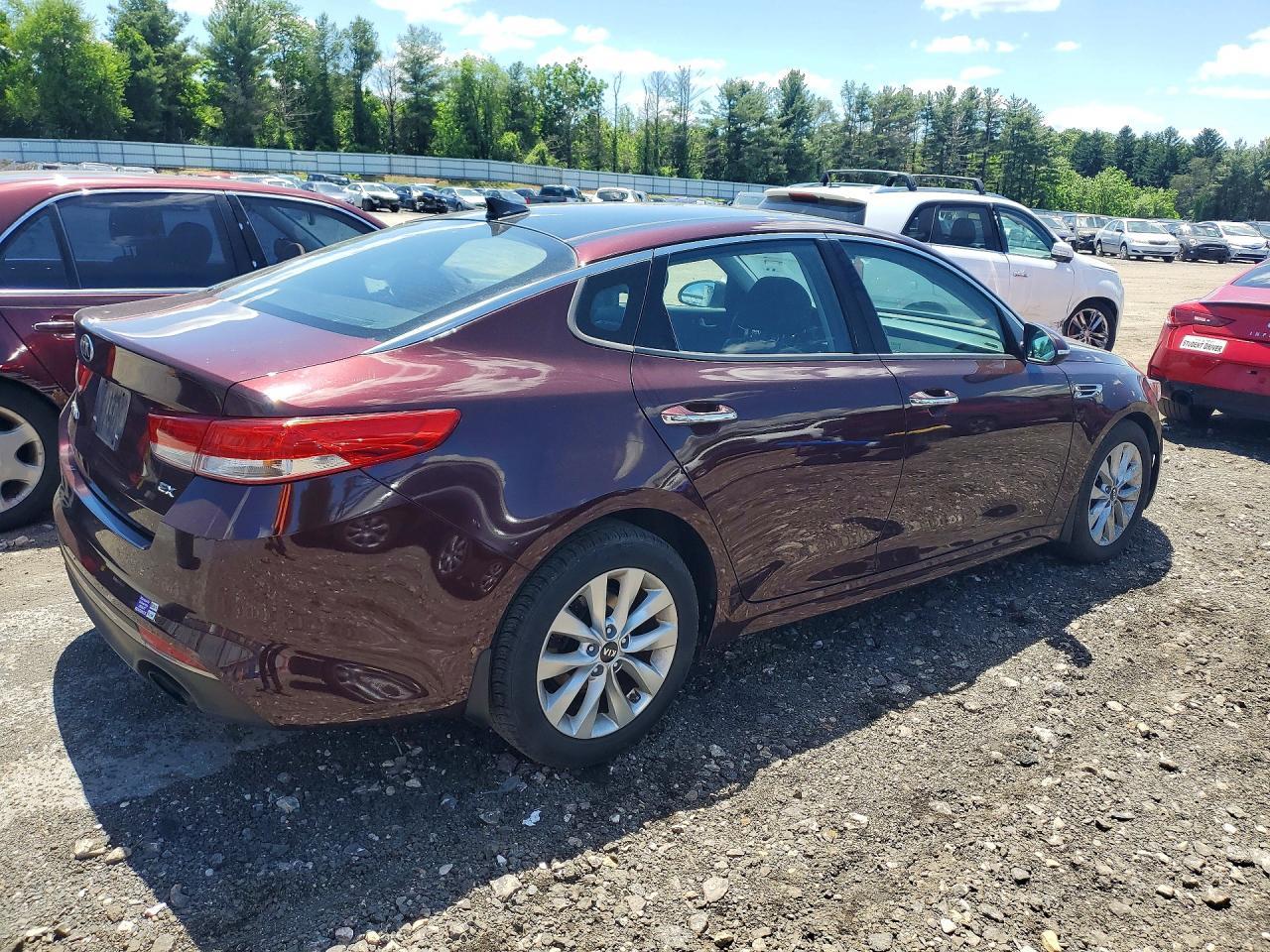 2017 Kia Optima Ex - Image 3