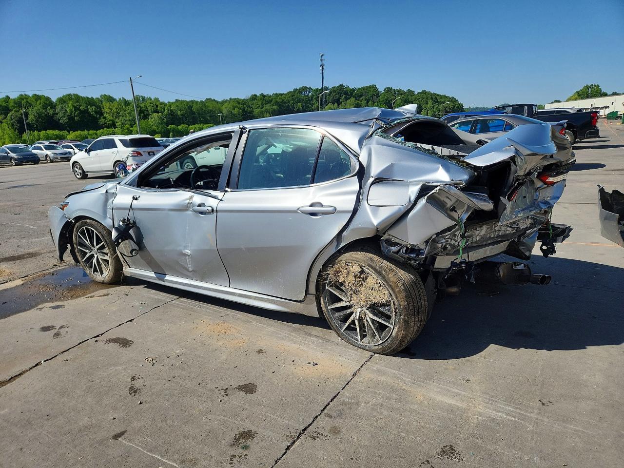 2023 Toyota Camry Se - Фото 2