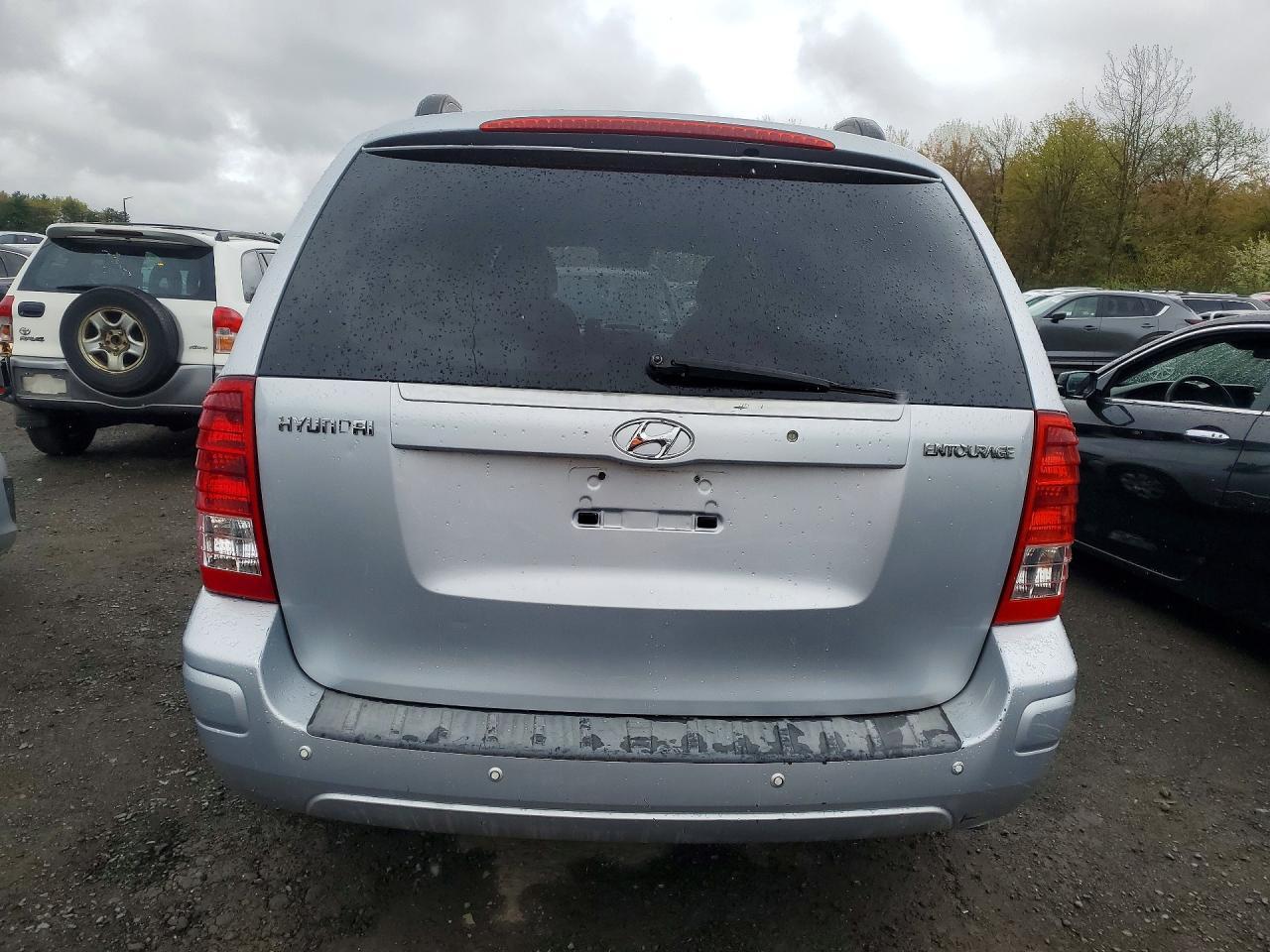 2008 Hyundai Entourage Gls - Image 6