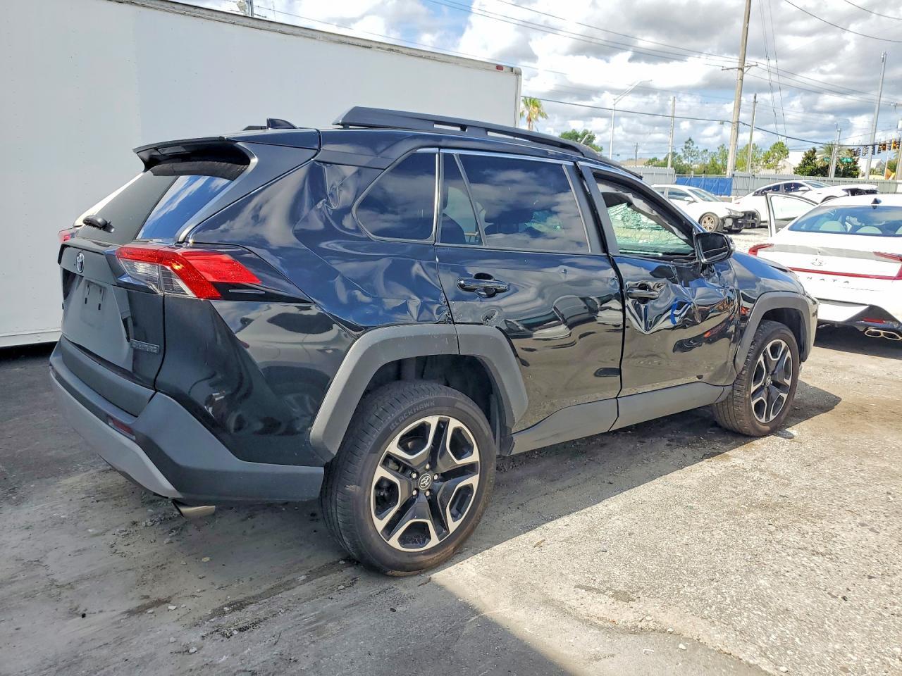 2021 Toyota Rav4 Adventure - Image 3