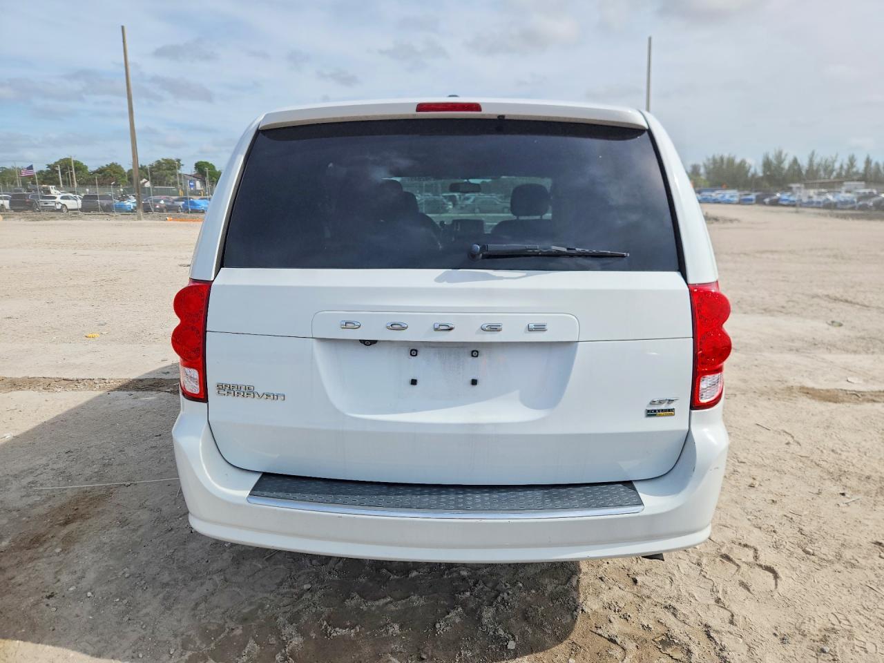 2018 Dodge Grand Caravan Gt - Image 6