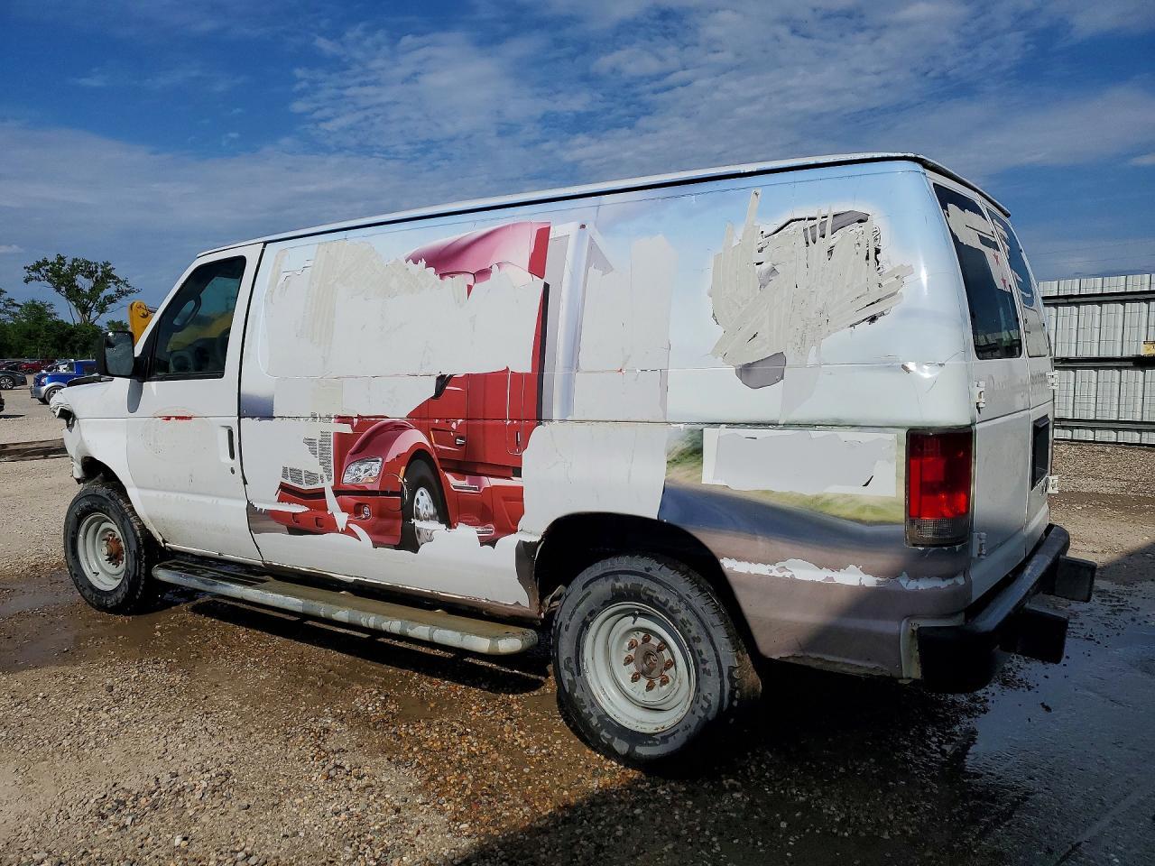 2013 Ford Econoline E250 Van - Фото 2