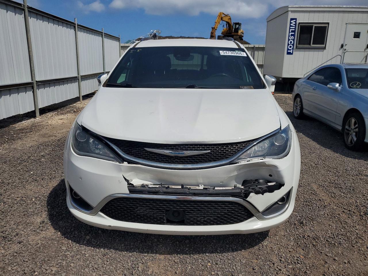 2020 Chrysler Pacifica Hybrid Limited - Image 5