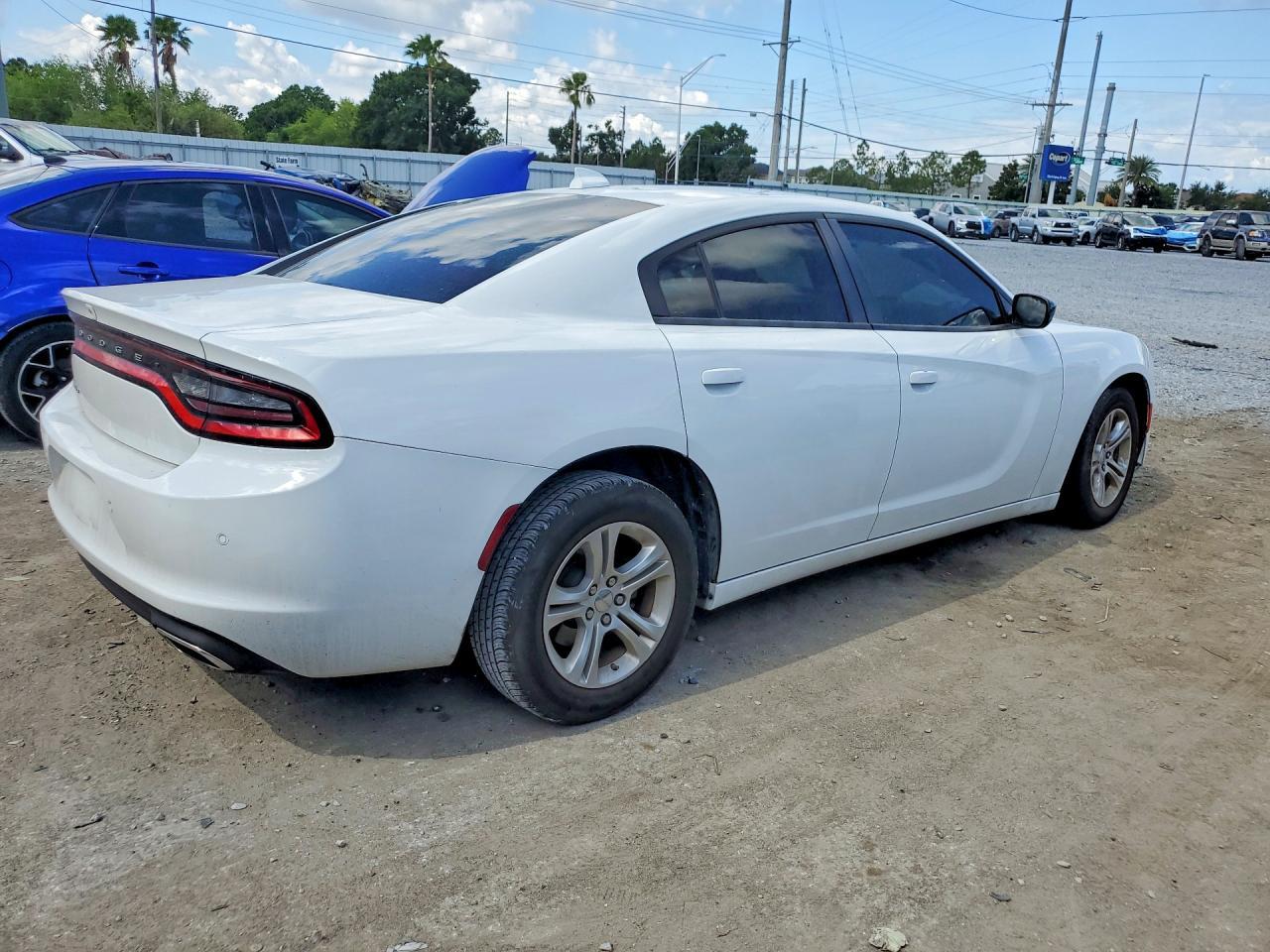 2023 Dodge Charger Sxt - Image 3