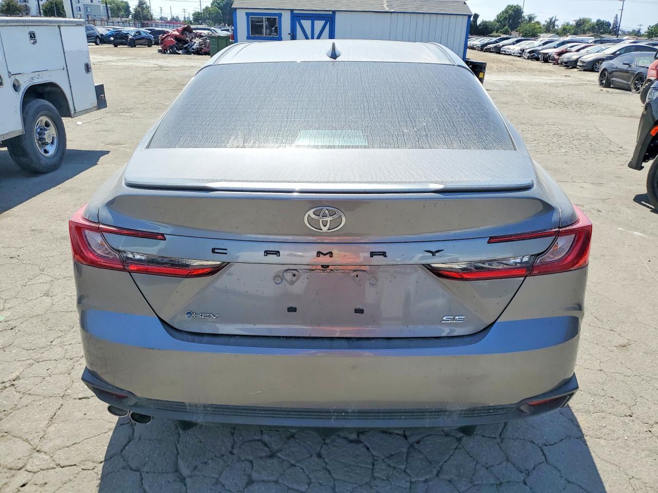2025 Toyota Camry Se - Фото 6