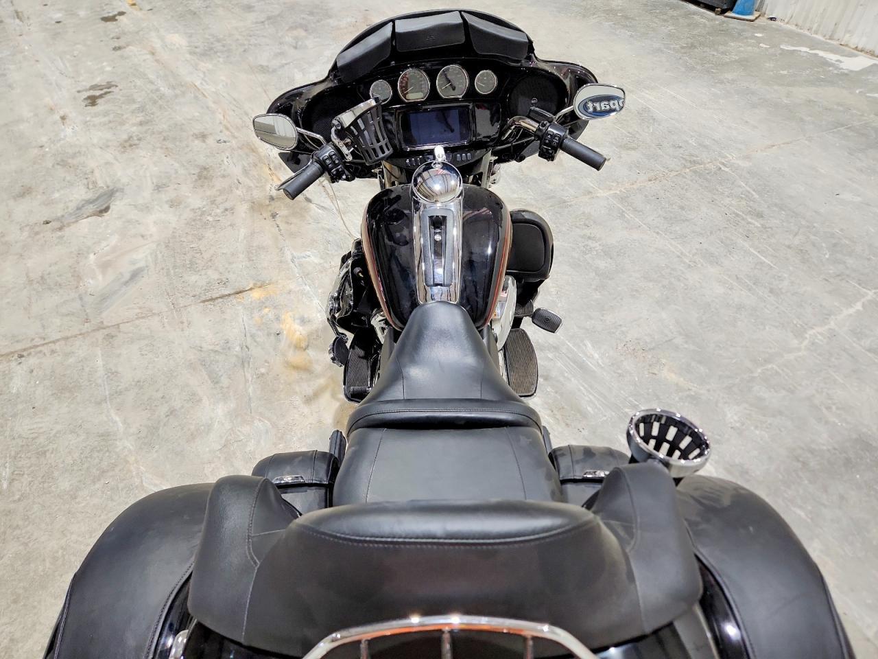 2024 Harley-Davidson Flhtcutg - Image 6