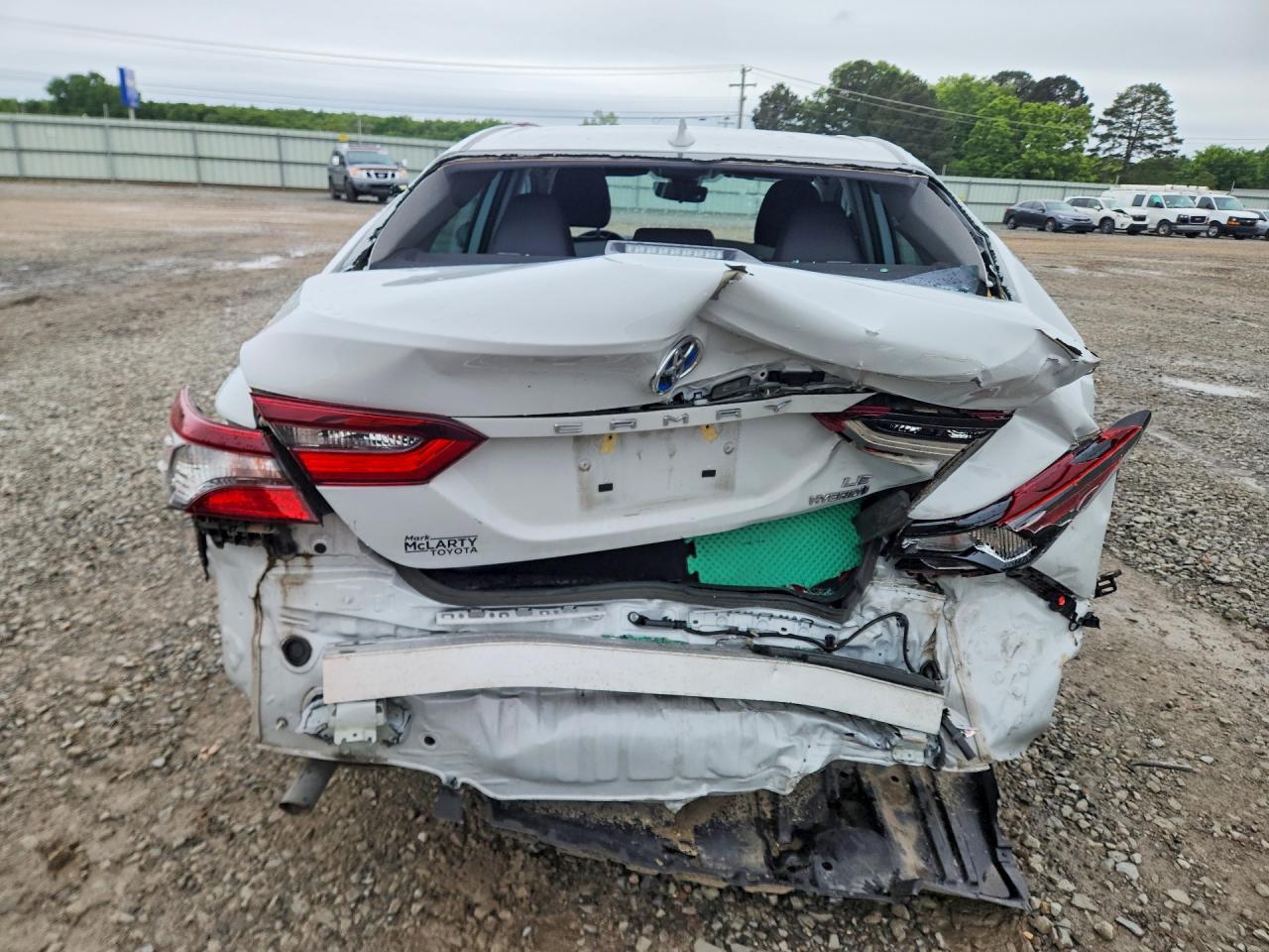 2022 Toyota Camry Le - Image 6