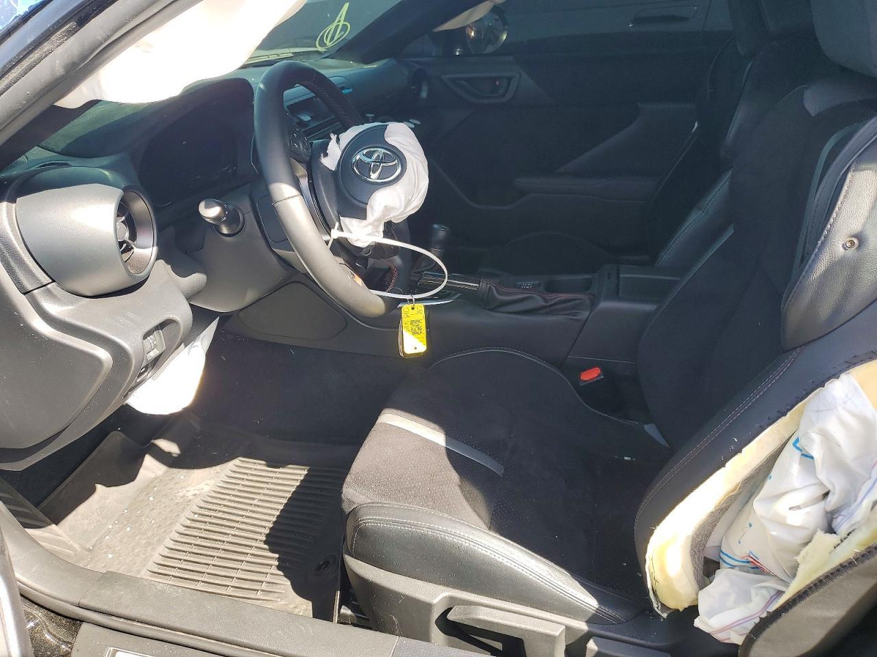 2024 Toyota Gr 86 Premium - Image 7