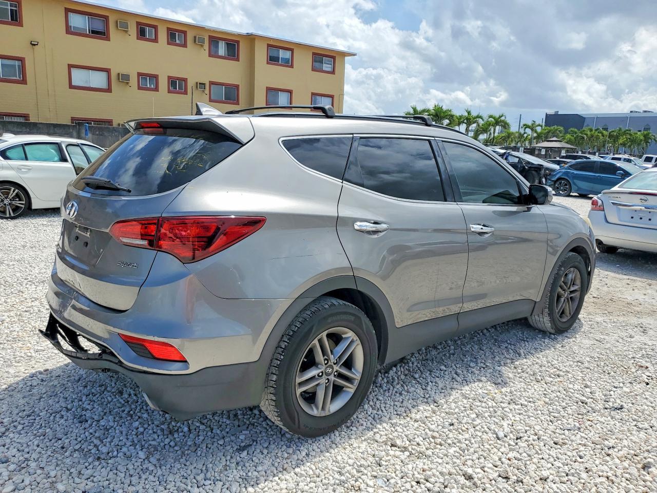 2018 Hyundai Santa Fe Sport 2.4L - Фото 3