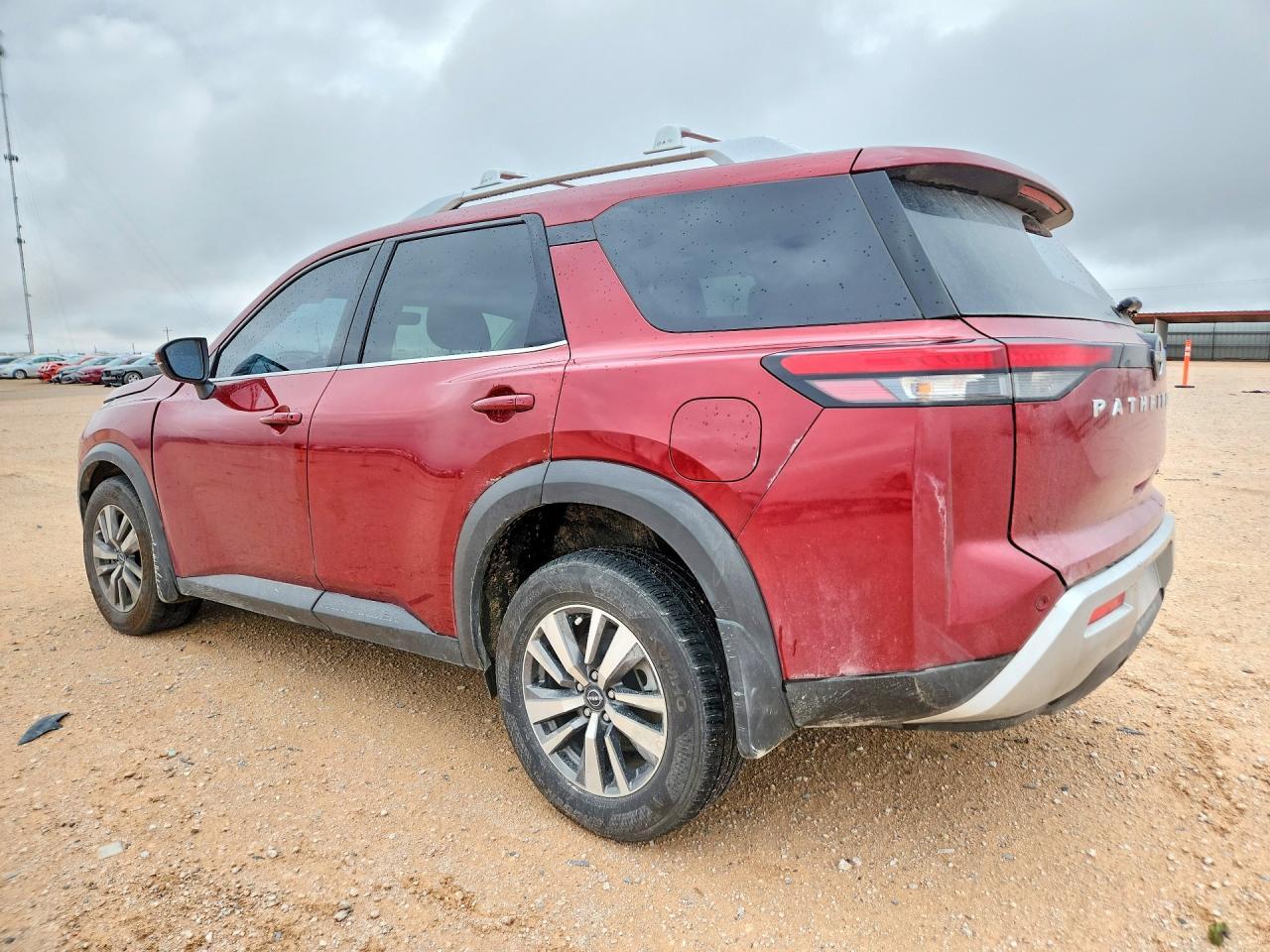 2025 Nissan Pathfinder Sl - Фото 2