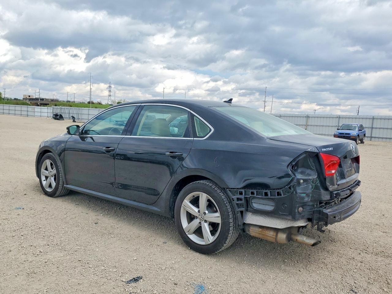2015 Volkswagen Passat S - Фото 2
