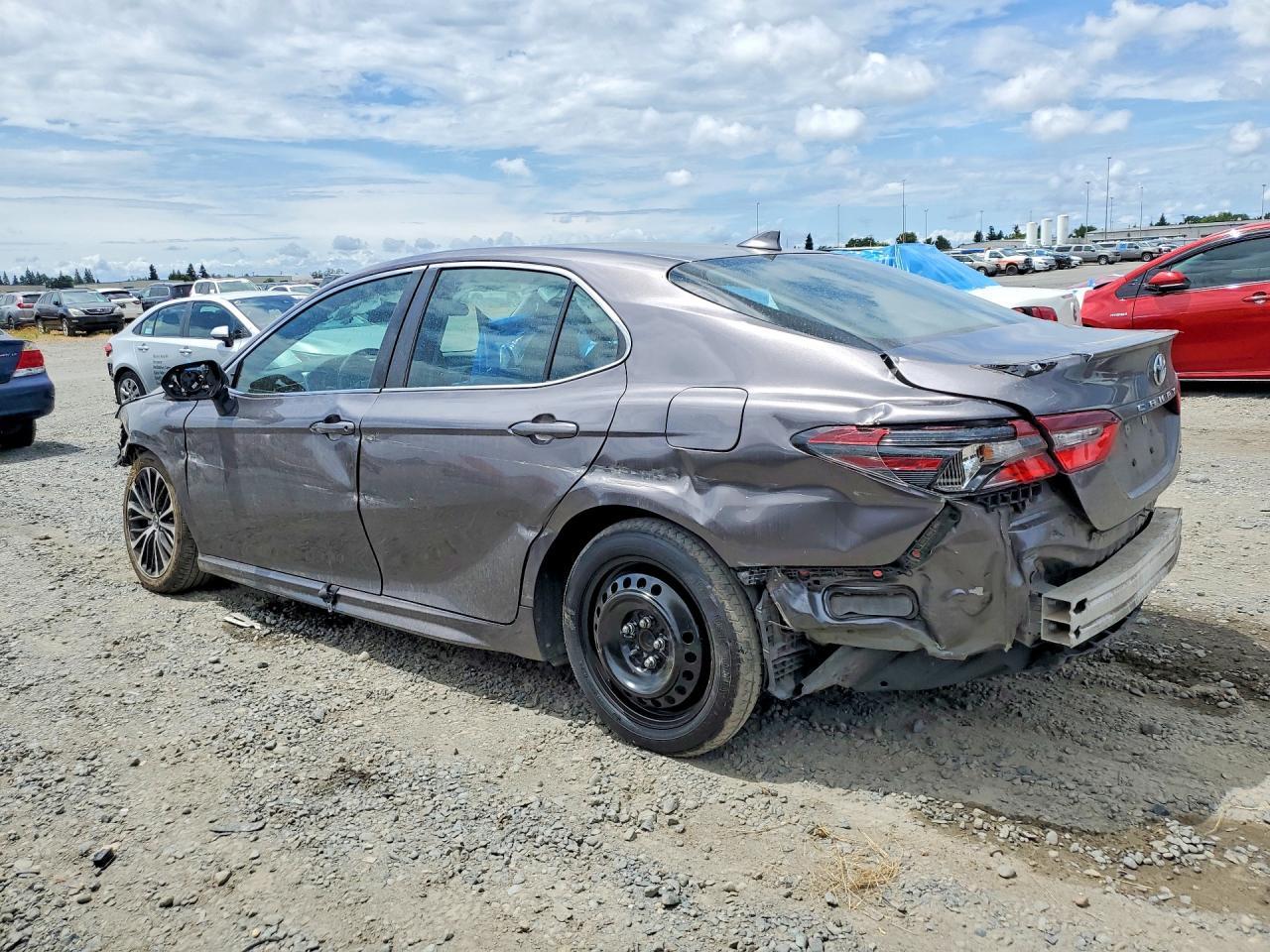2023 Toyota Camry Se - Image 2