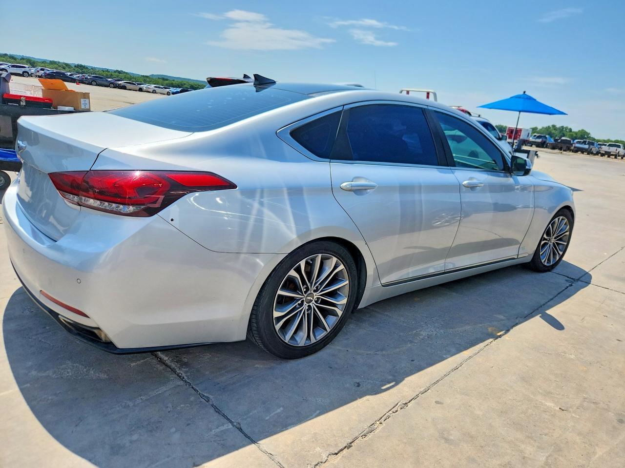 2016 Hyundai Genesis 3.8L - Фото 3