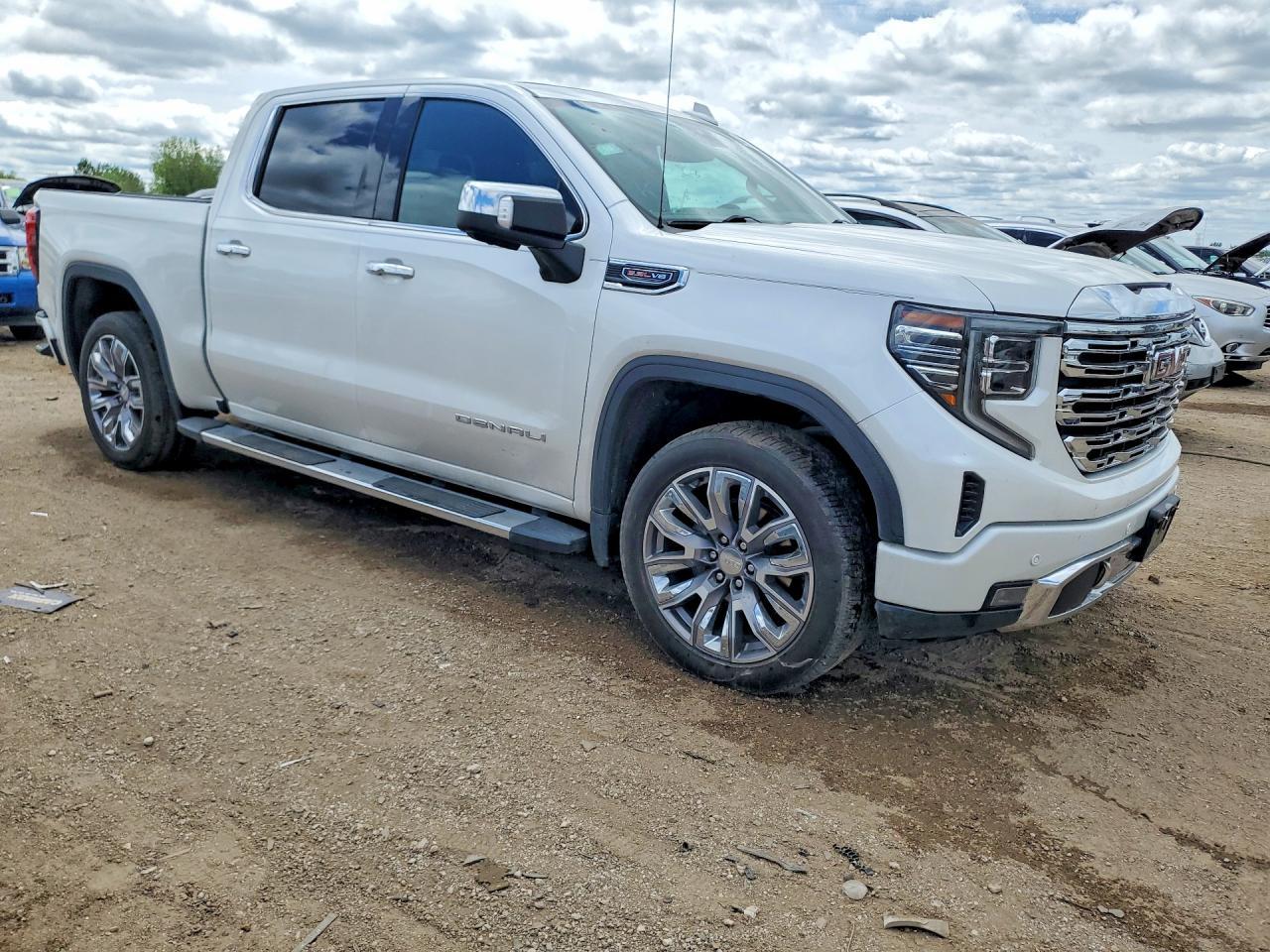 2021 GMC Sierra K1500 At4 - Фото 4