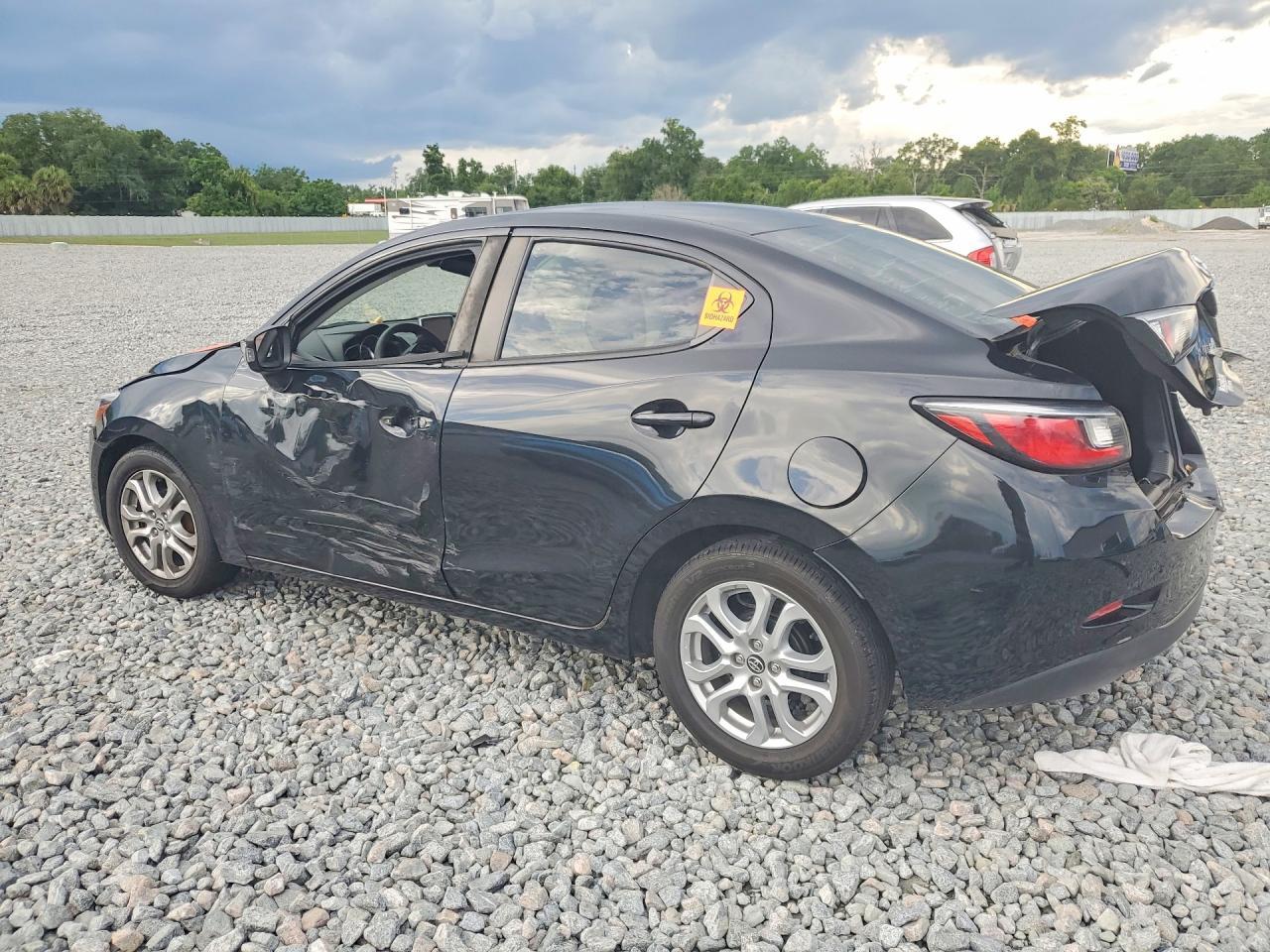 2017 Toyota Yaris Ia Base - Image 2