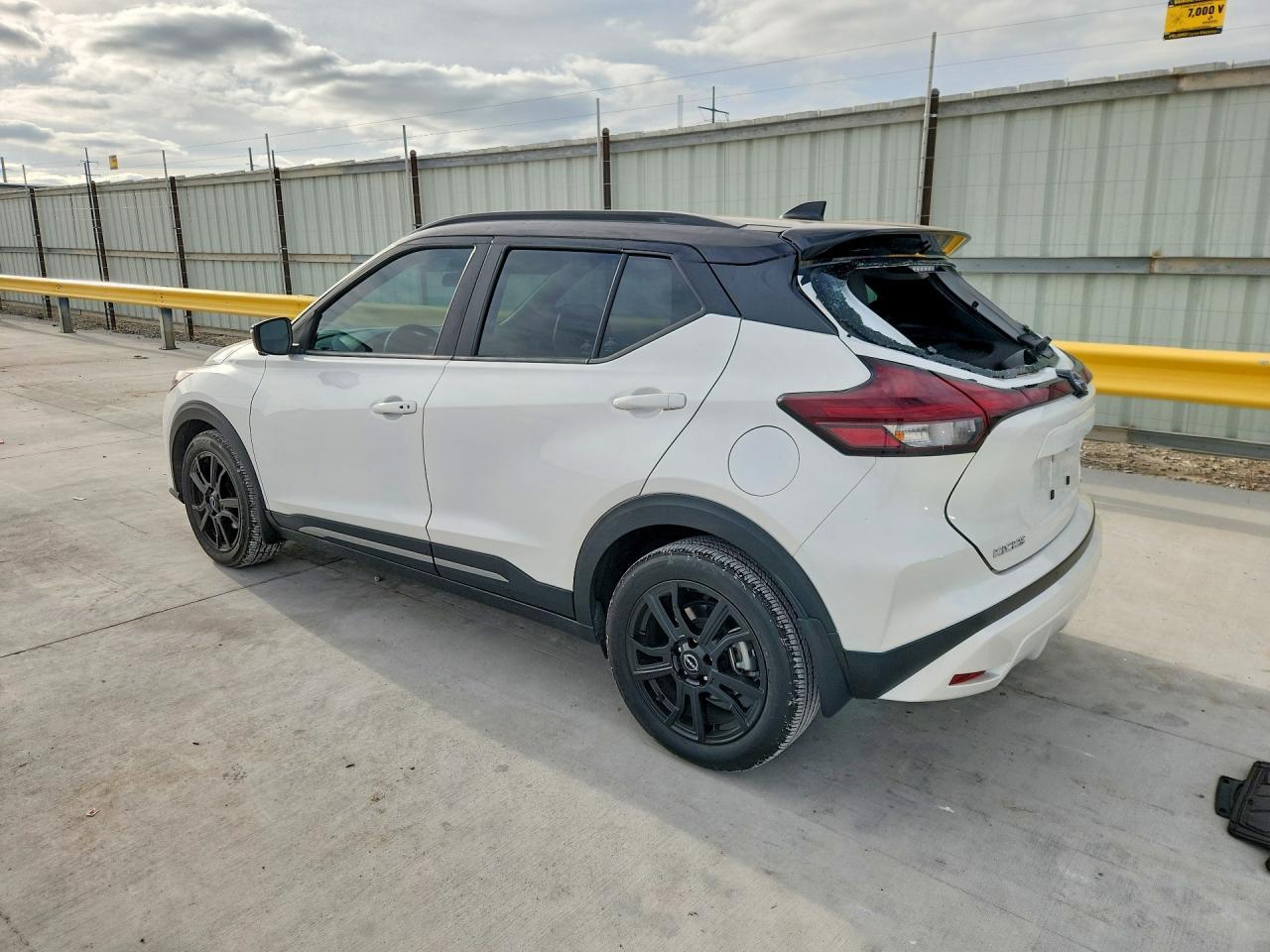 2024 Nissan Kicks Sr - Фото 2