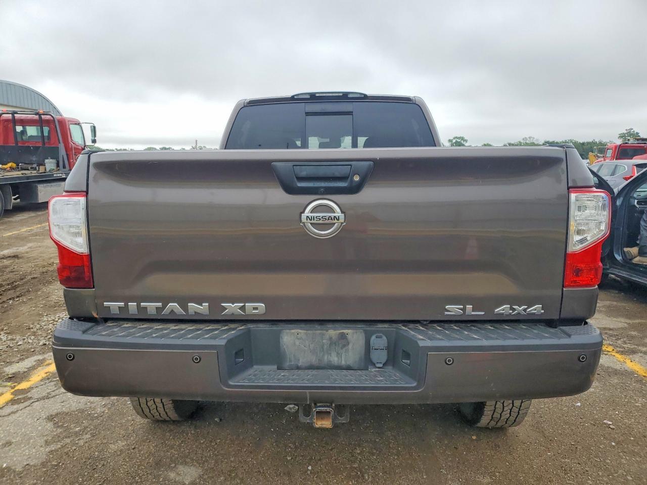 2017 Nissan Titan Xd Sl - Image 6