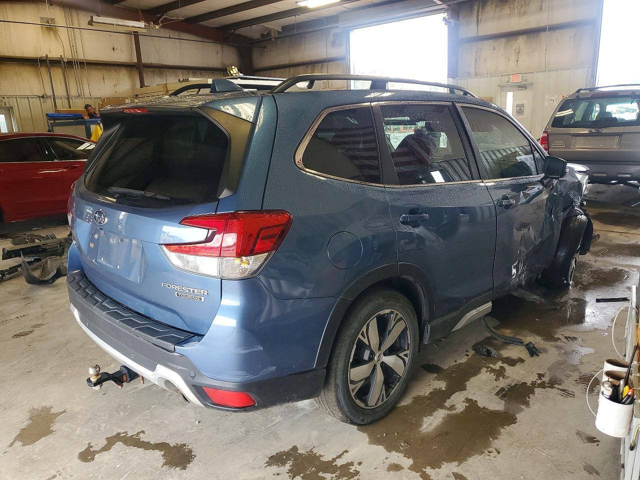 2020 Subaru Forester Touring - Фото 3