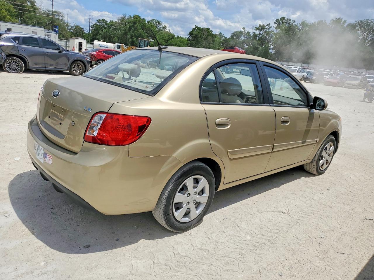 2010 Kia Rio - Image 3