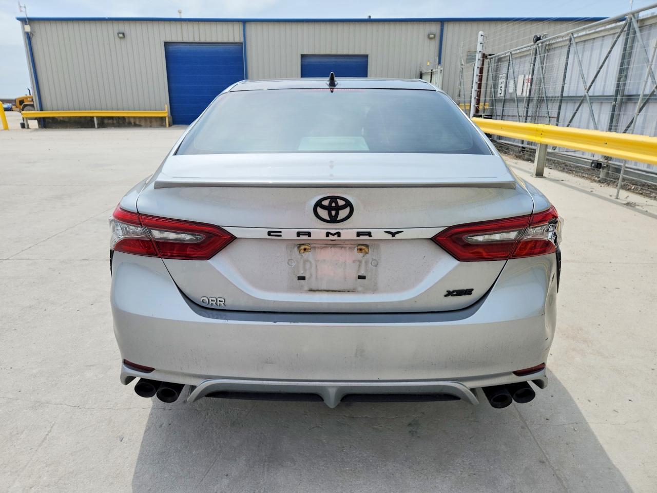 2021 Toyota Camry Ce V6 - Image 6