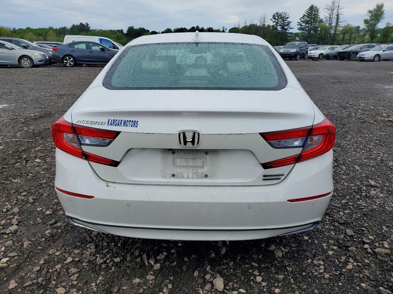 2020 Honda Accord Touring Hybrid - Image 6