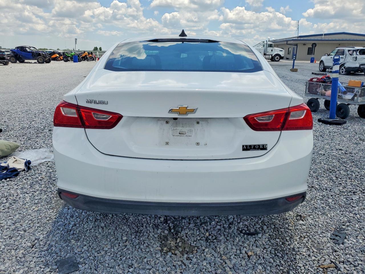 2017 Chevrolet Malibu Ls - Фото 6