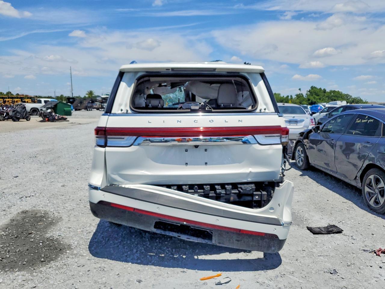 2023 Lincoln Navigator Reserve - Image 6