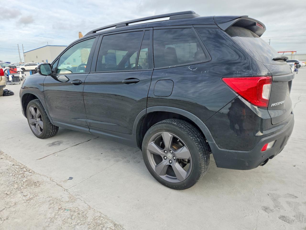 2021 Honda Passport Touring - Фото 2