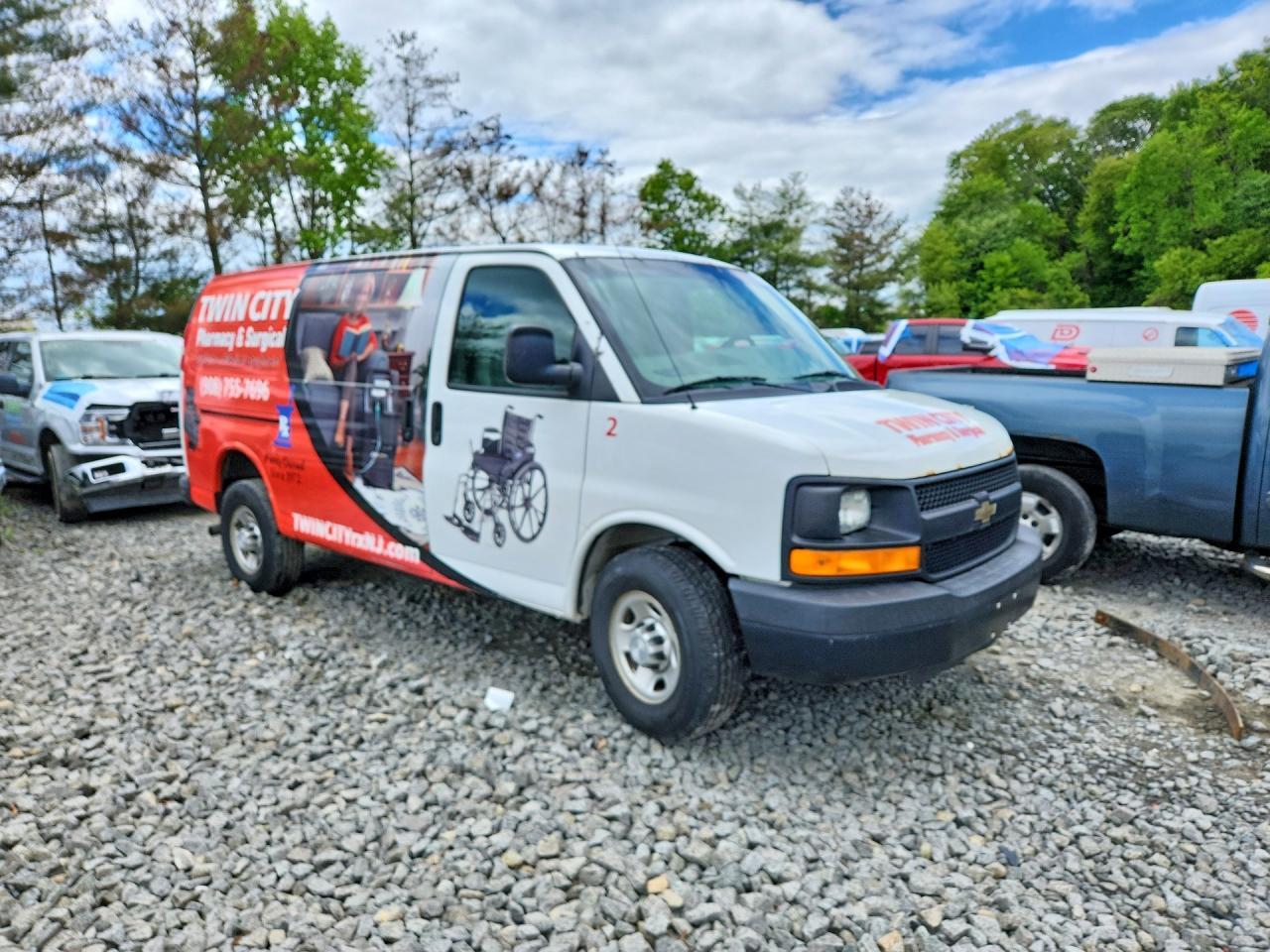 2016 Chevrolet Express G2500 - Image 4