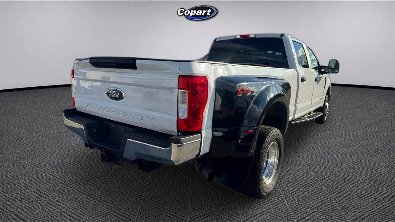 2017 Ford F350 Super Duty - Фото 4