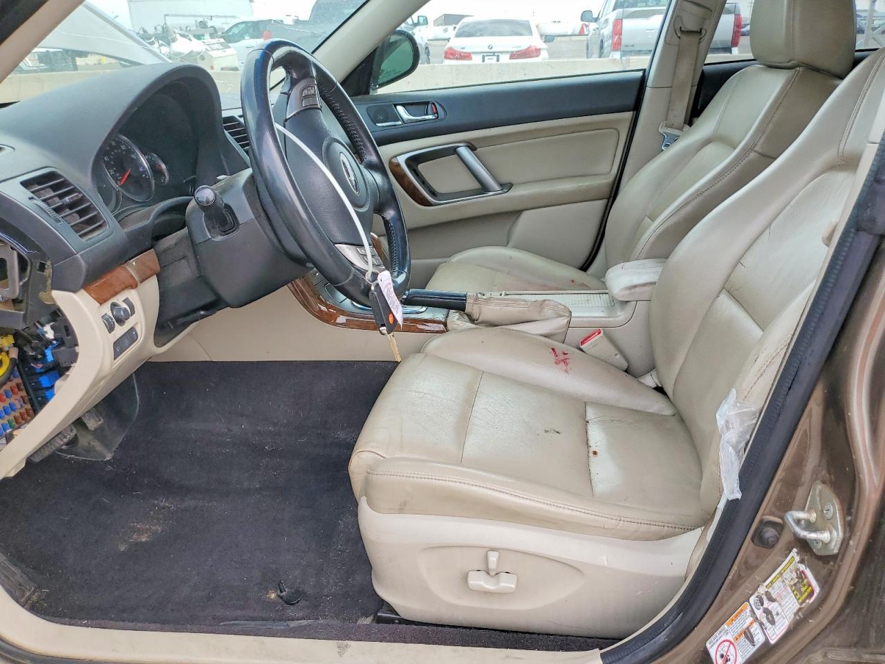 2009 Subaru Outback 2.5I Limited - Image 7