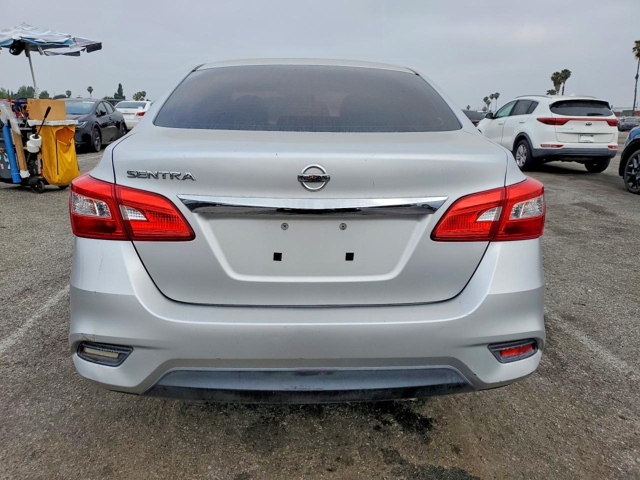2016 Nissan Sentra S - Фото 6