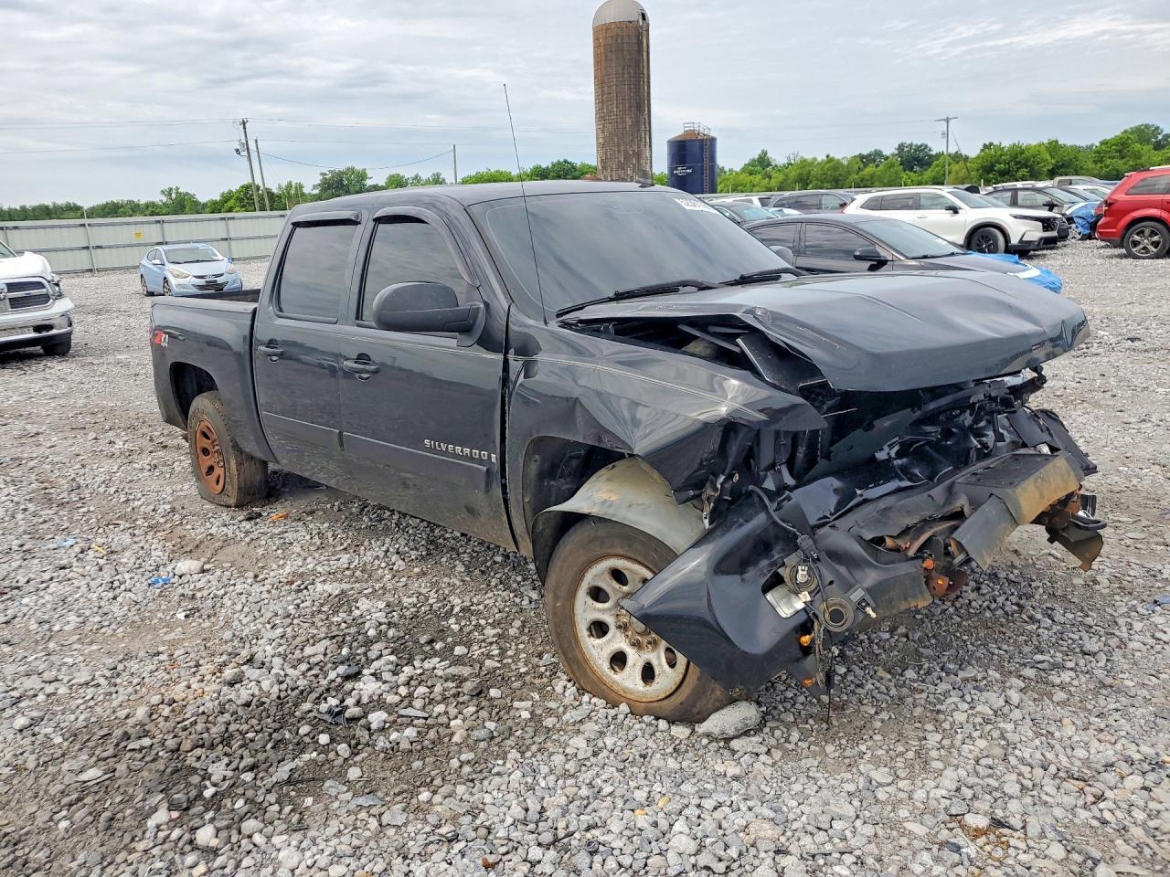 2007 Chevrolet Silverado K1500 Crew Cab - Image 4