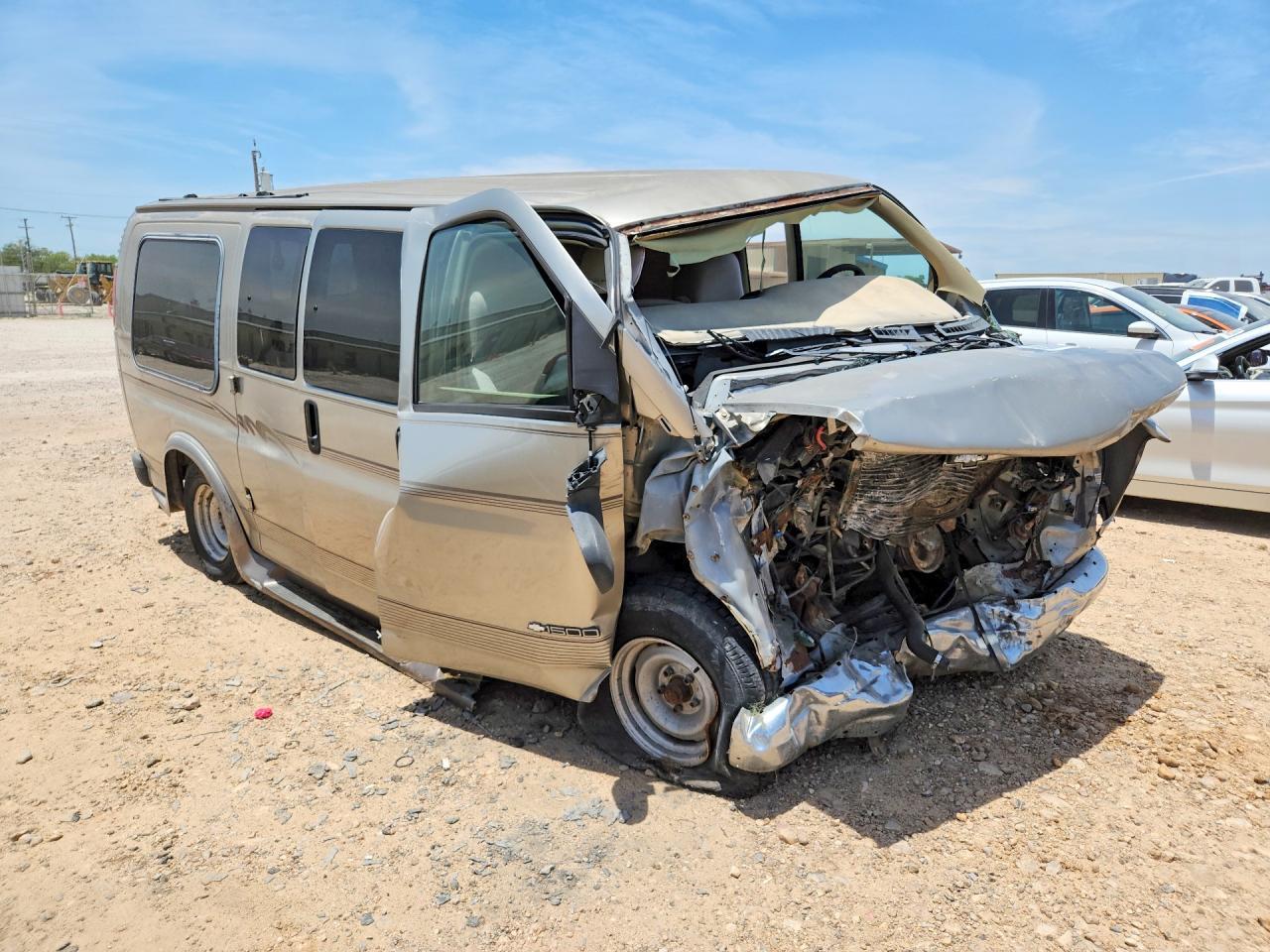 2000 Chevrolet Express G1500 - Image 4