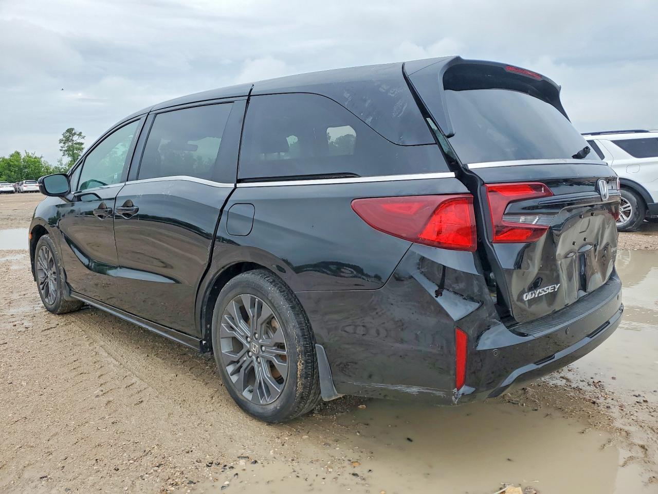 2025 Honda Odyssey Touring - Фото 2