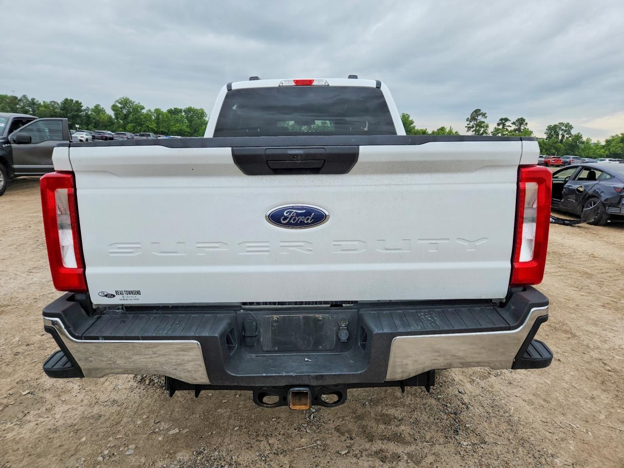 2024 Ford F250 Super Duty - Фото 6