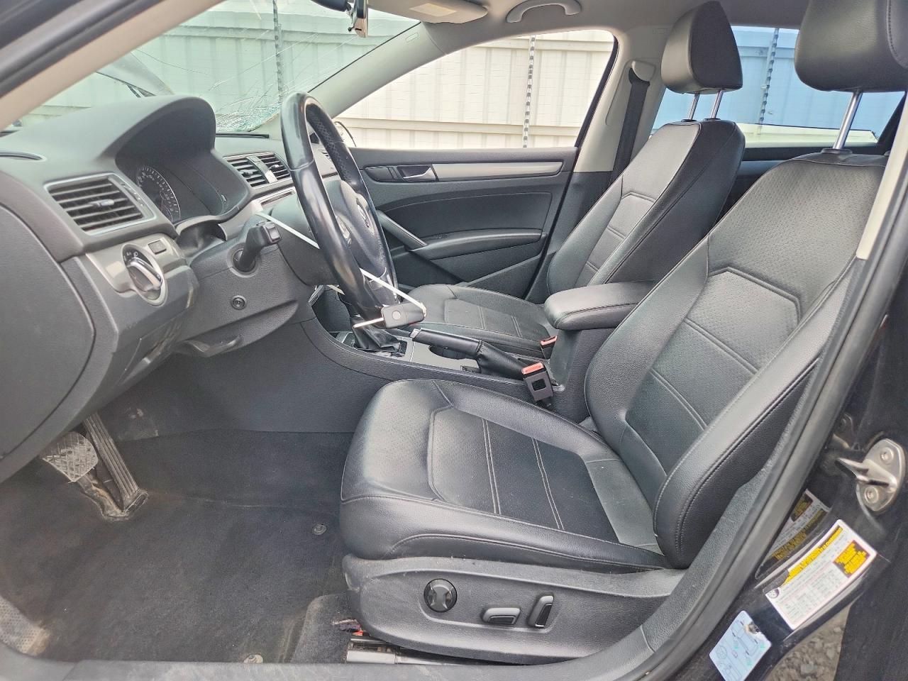 2014 Volkswagen Passat S - Фото 7