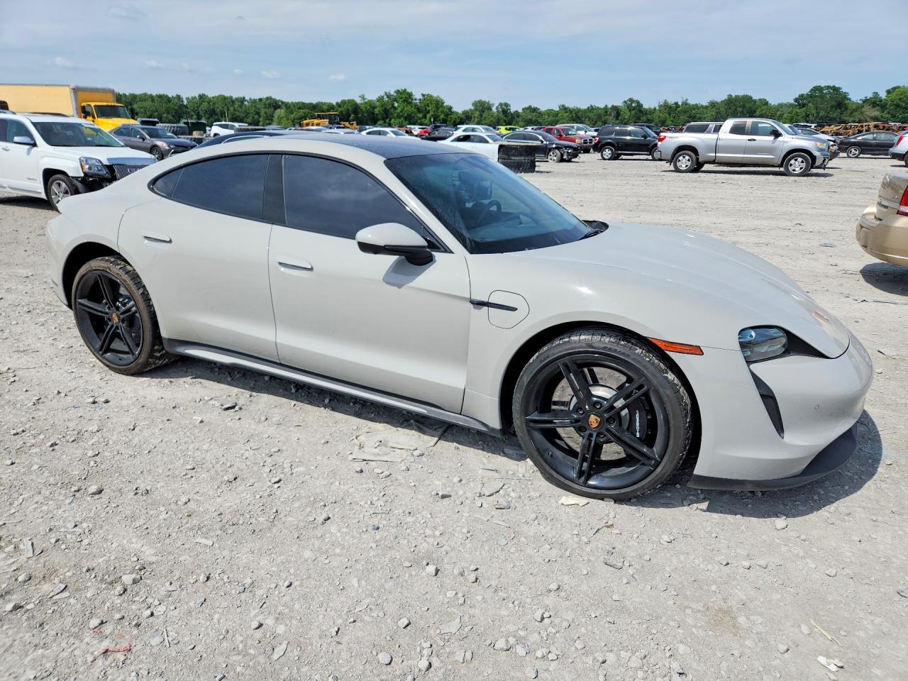 2021 Porsche Taycan 4S - Image 4