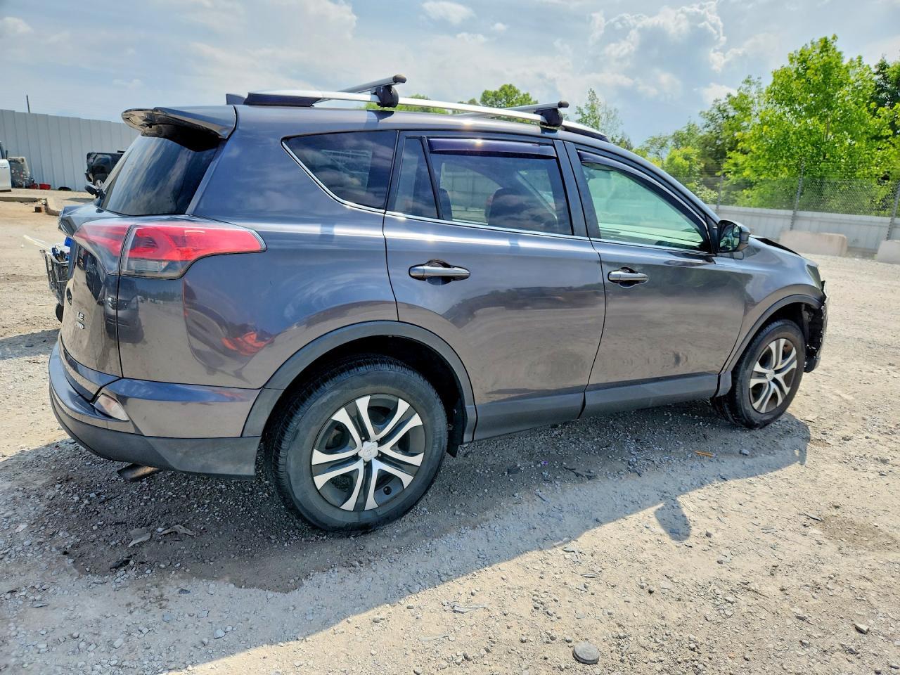 2016 Toyota Rav4 Le - Image 3