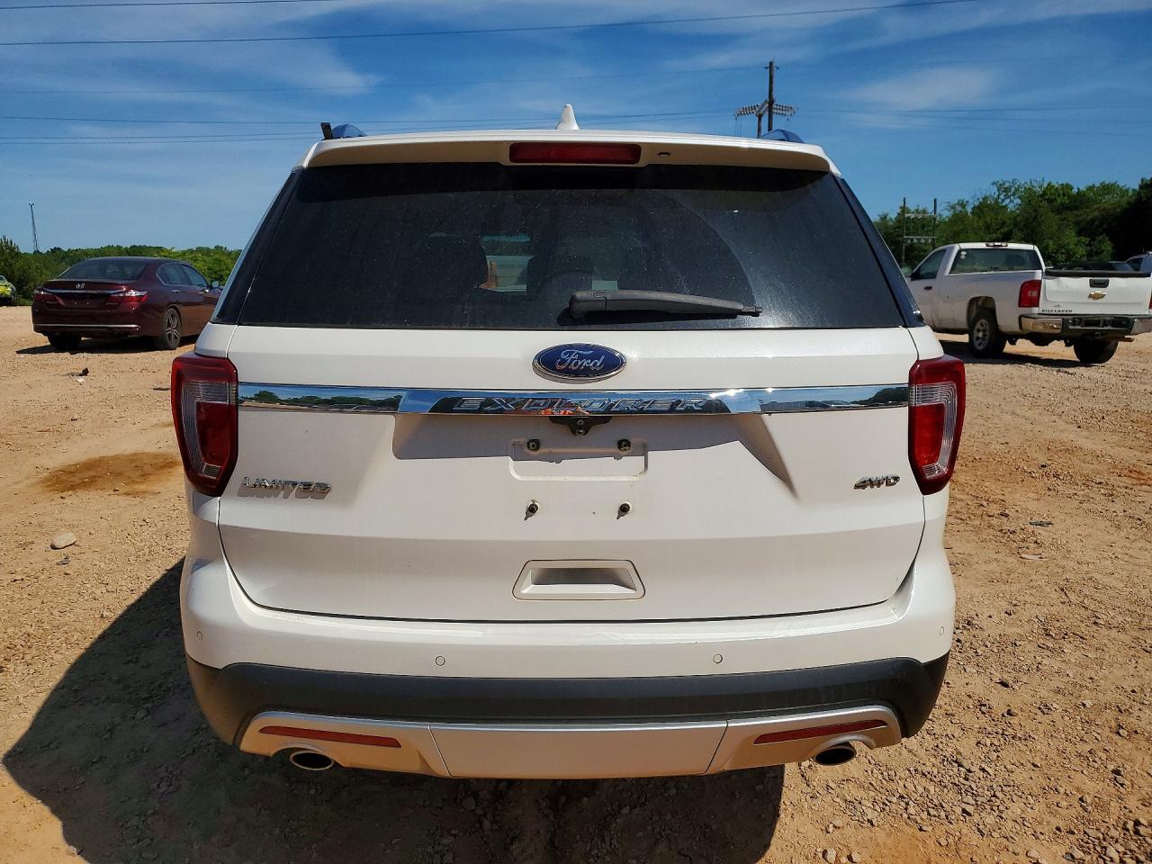 2017 Ford Explorer Limited - Image 6