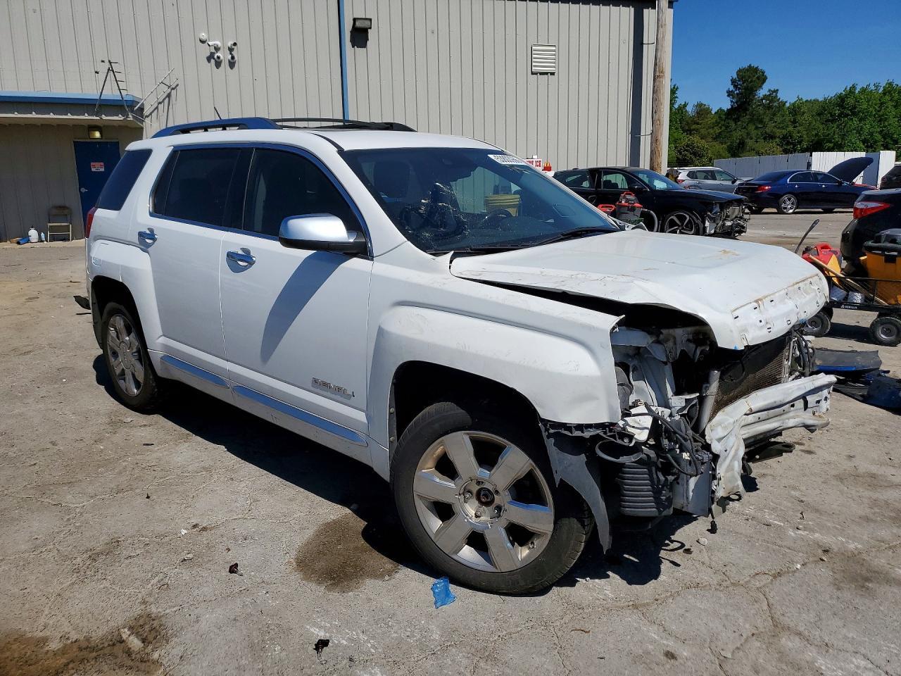 2015 GMC Terrain - Image 4