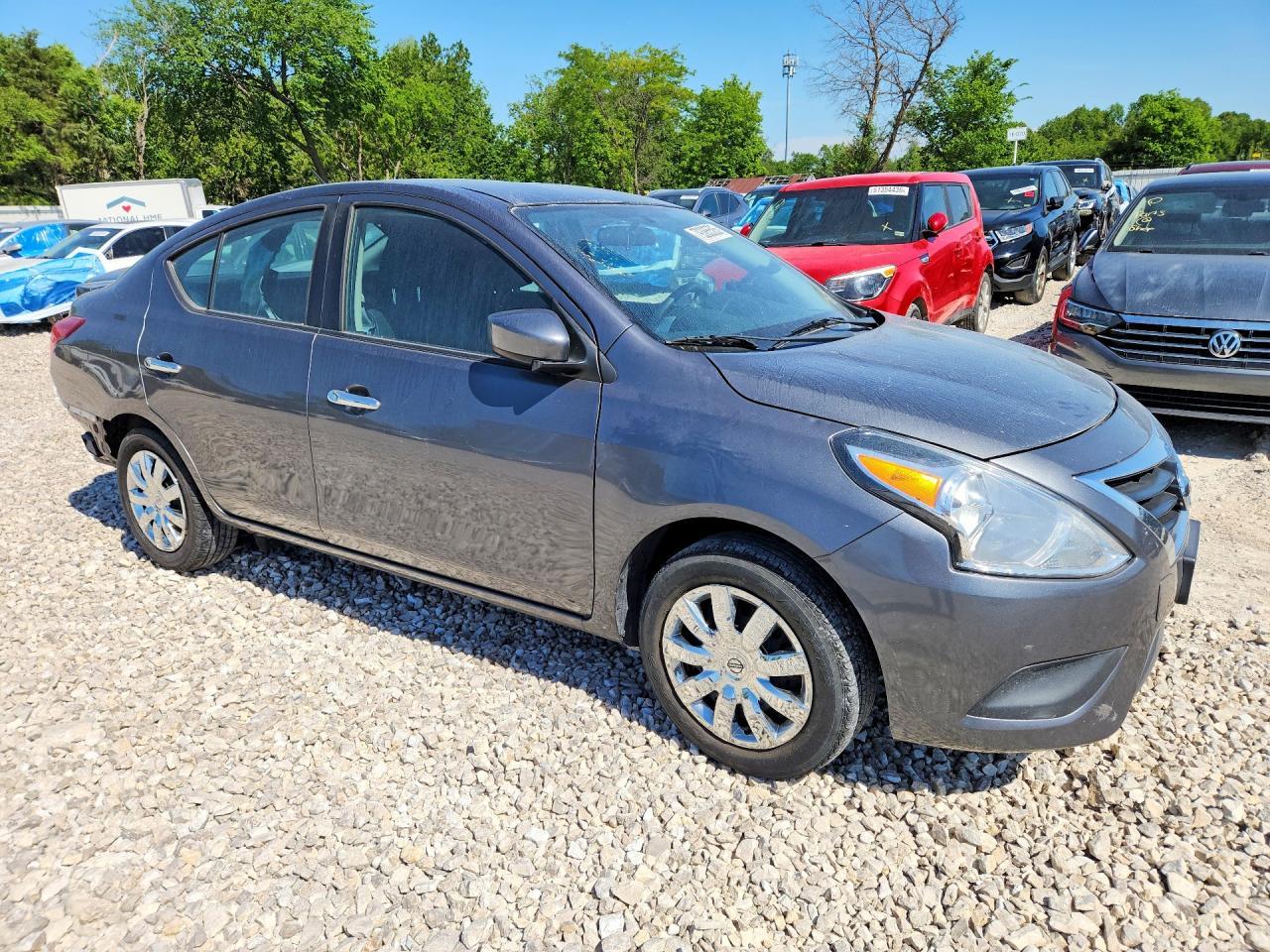 2018 Nissan Versa Sv - Image 4